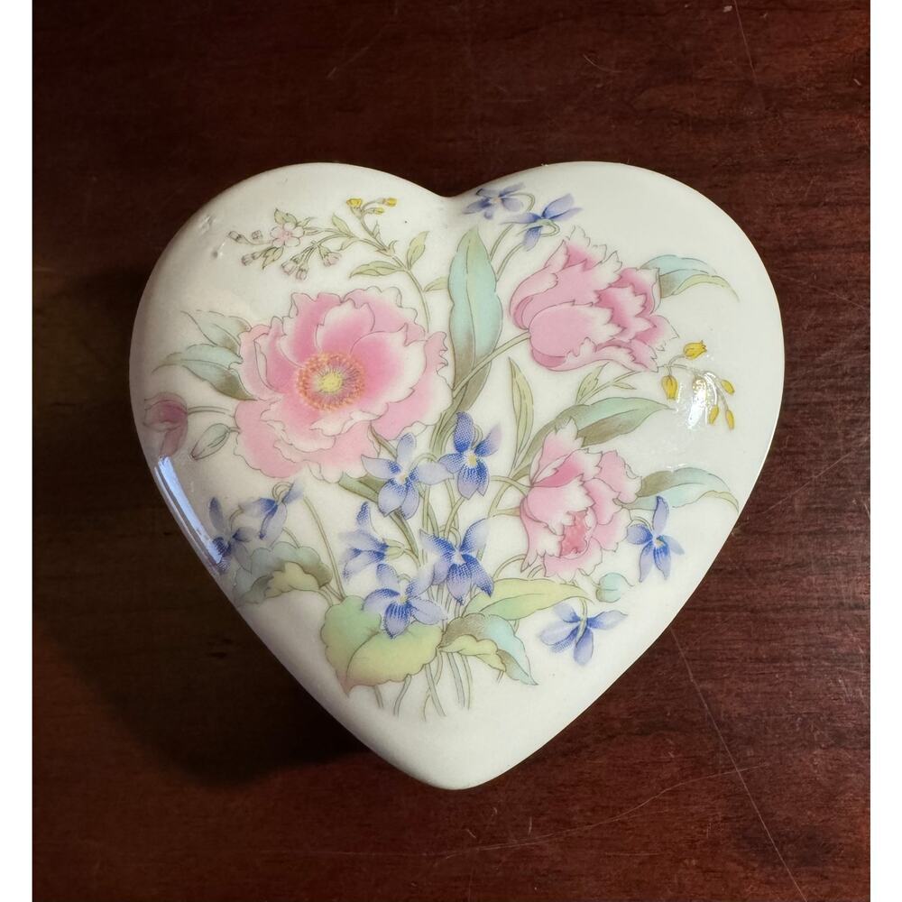 Vintage Fine China Japan Porcelain Ceramic Small Heart Shaped Trinket Box Floral